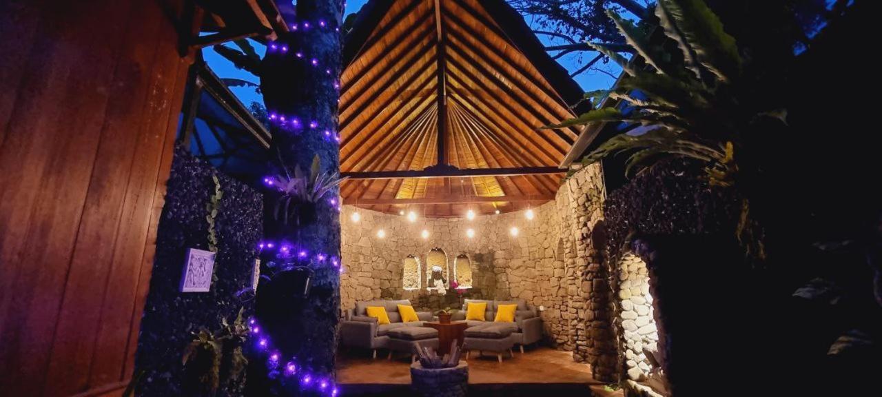 Avalon Ubud Castle & Spa Экстерьер фото