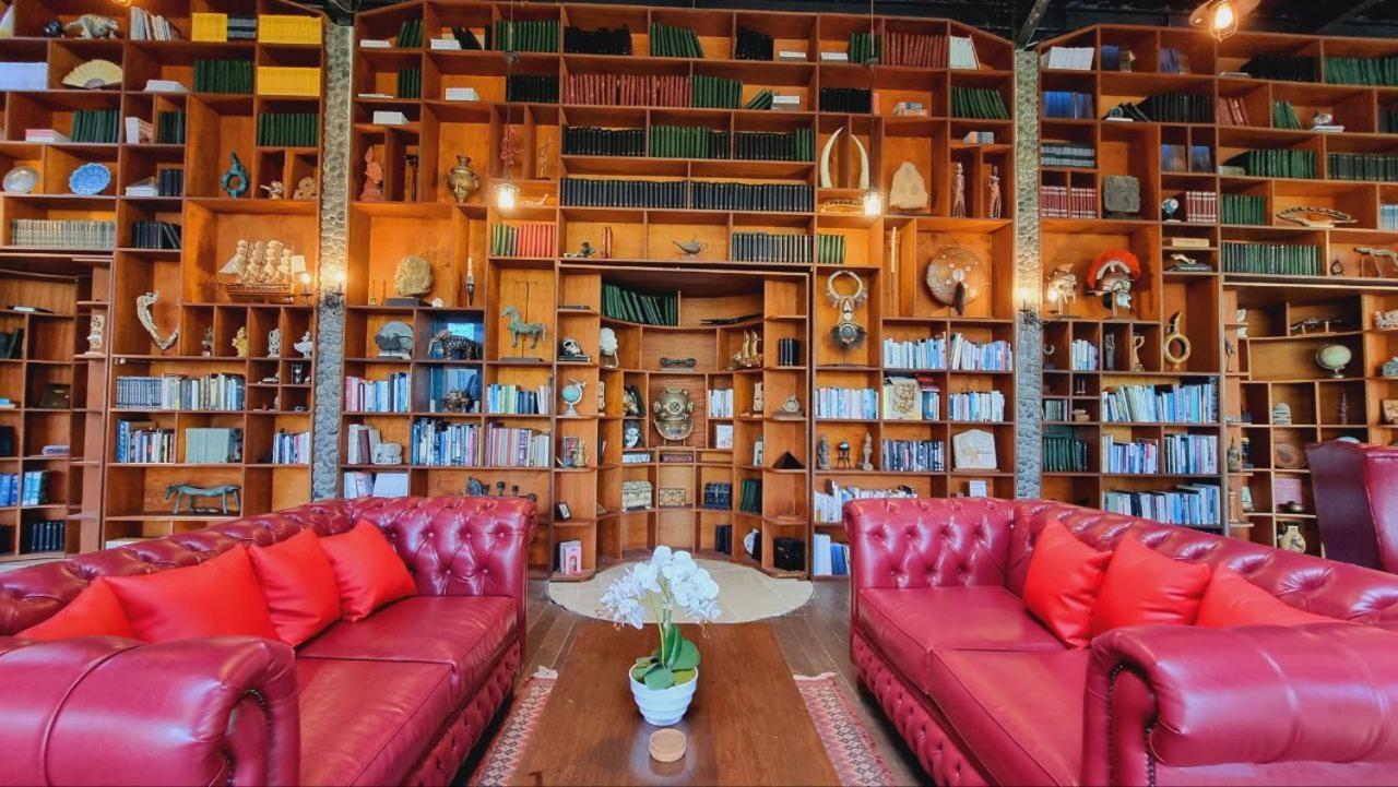Avalon Ubud Castle & Spa Экстерьер фото